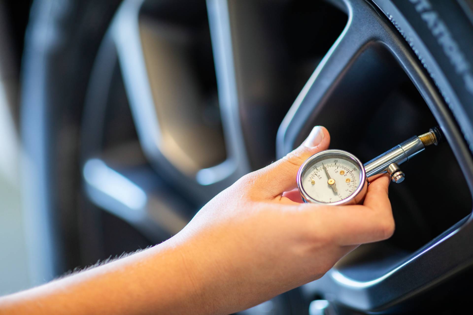 Tire Pressure Safety Tips for Efficient Driving