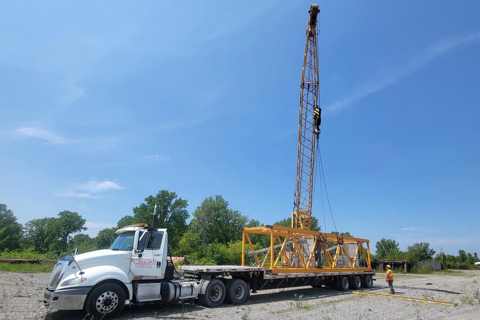 Williams Heavy Hauling: Tower Crane Transportation & Towing 