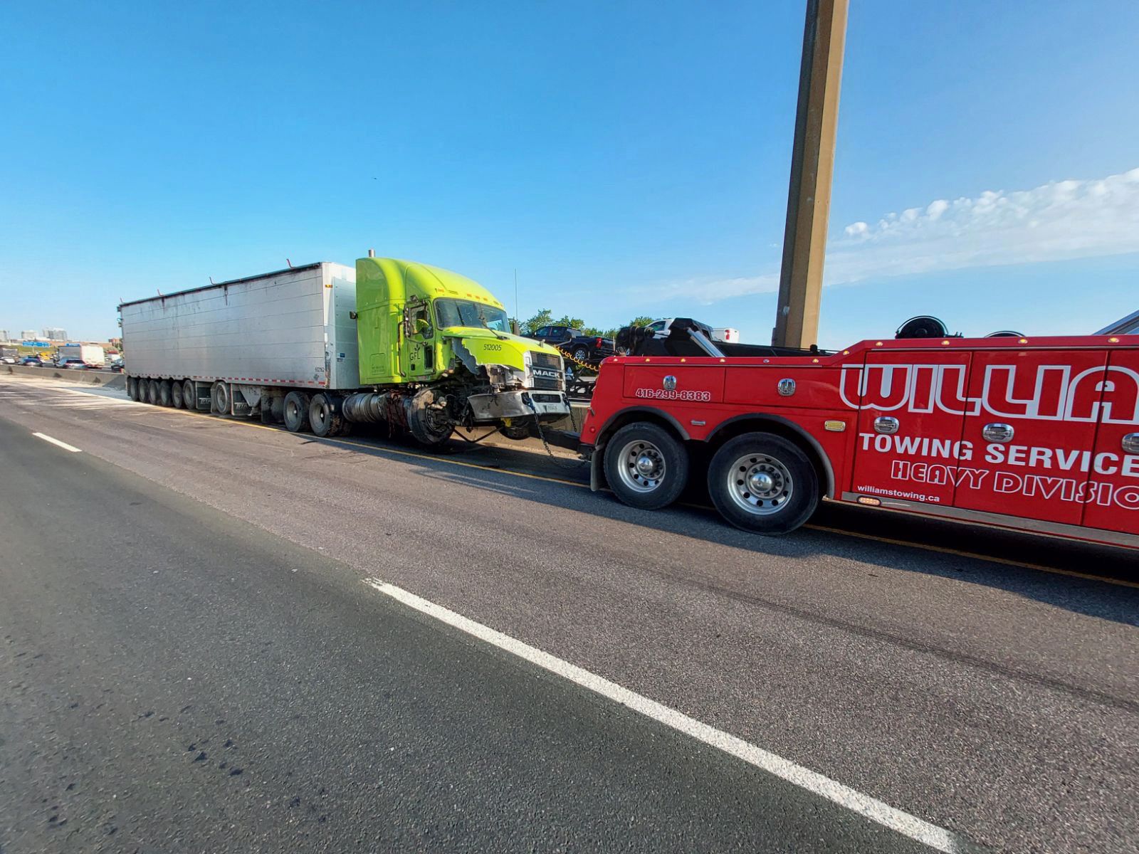 Professional Heavy Duty Towing Services in Etobicoke