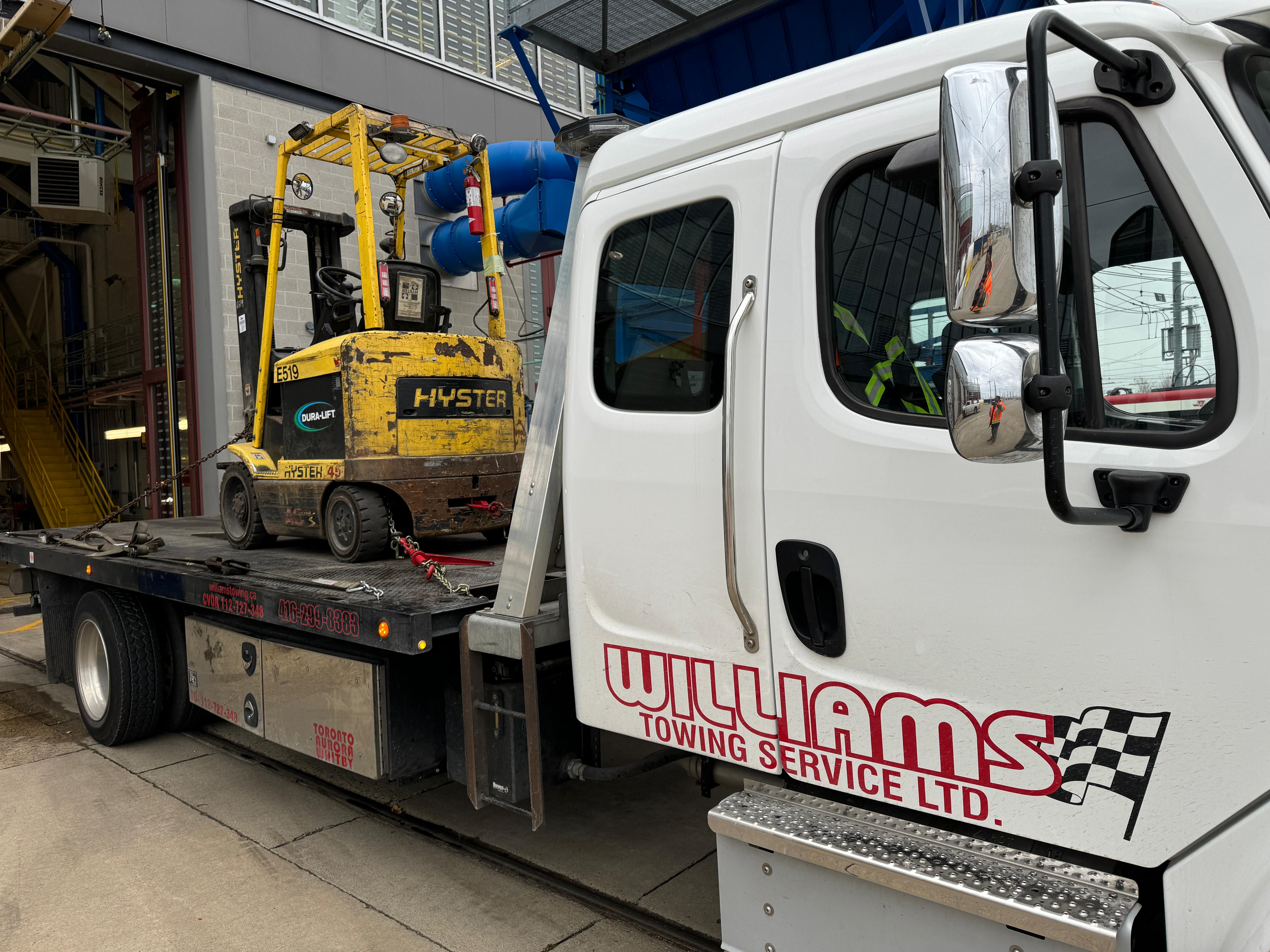 Efficient Towing from a Loading Dock in Scarborough | Willia
