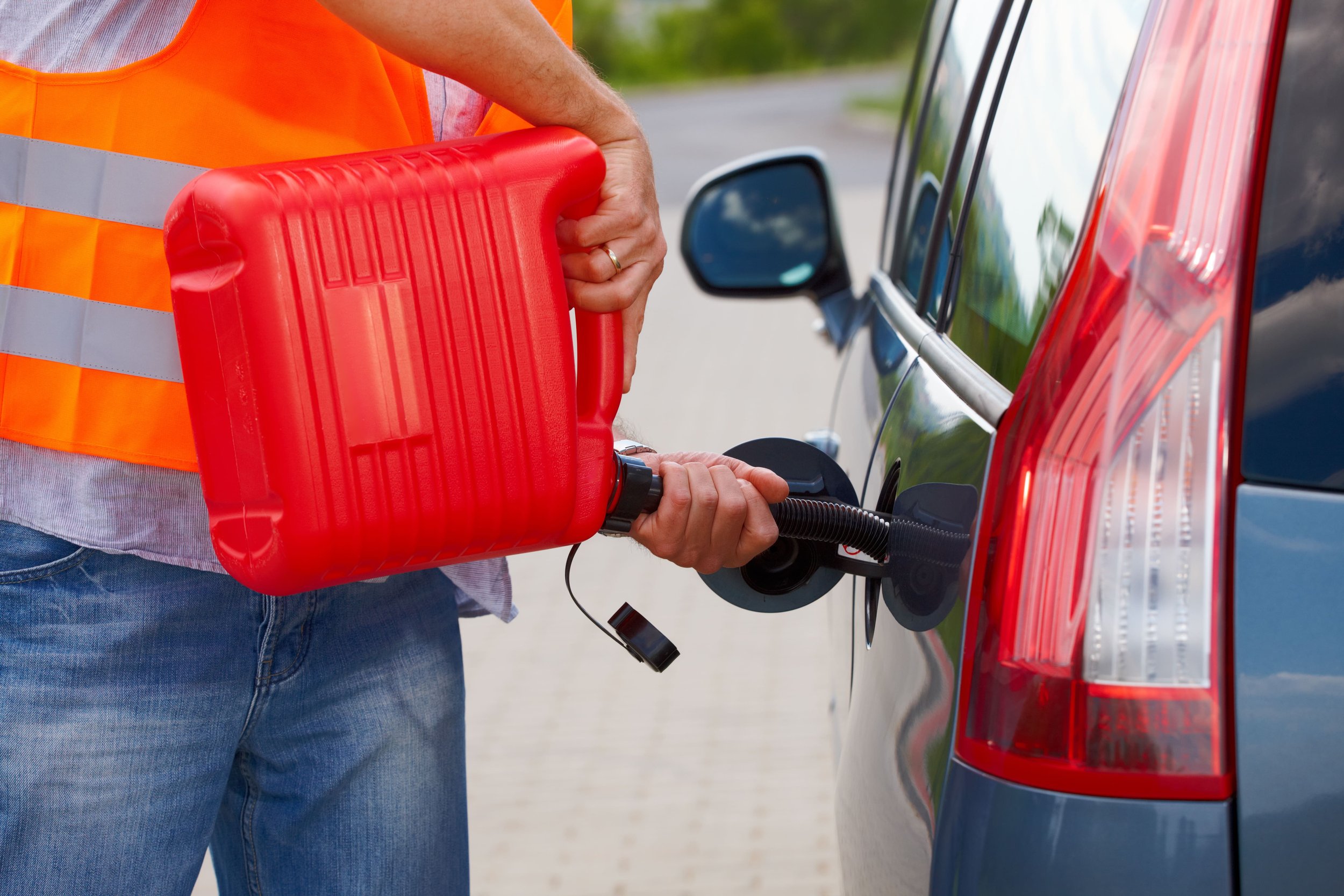 Williams Towing - Fast & Emergency Gas Delivery Service in Toronto