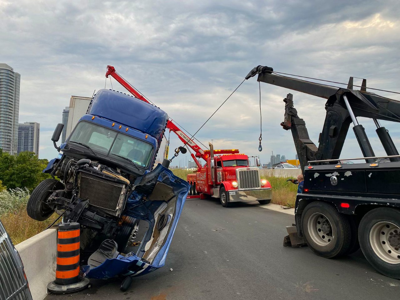 Why You Need Emergency Towing Services & How to Get Help Fast