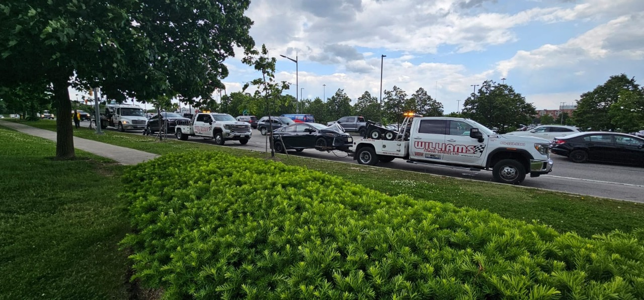 The Role of Heavy Duty Tow Trucks in Accident Recovery